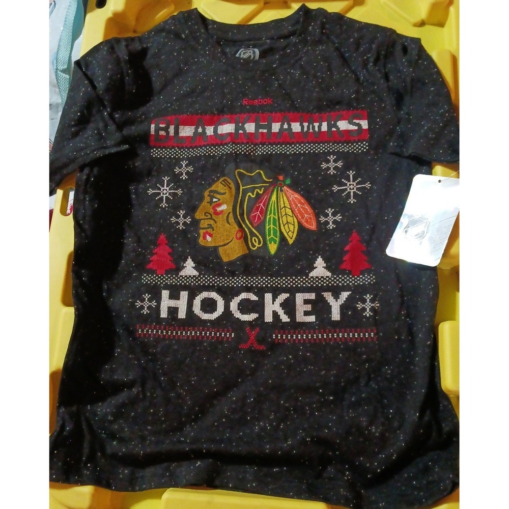 NEW Reebok NHL Boy's Chicago Blackhawks Winter/Holiday Tee, M 10/12